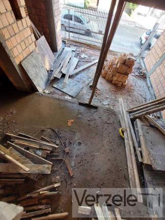 Imagem Casa com 3 Quartos à Venda, 180 m² em Centro - Balneário Camboriú Imagem Casa com 3 Quartos à Venda, 180 m² em Centro - Balneário Camboriú
