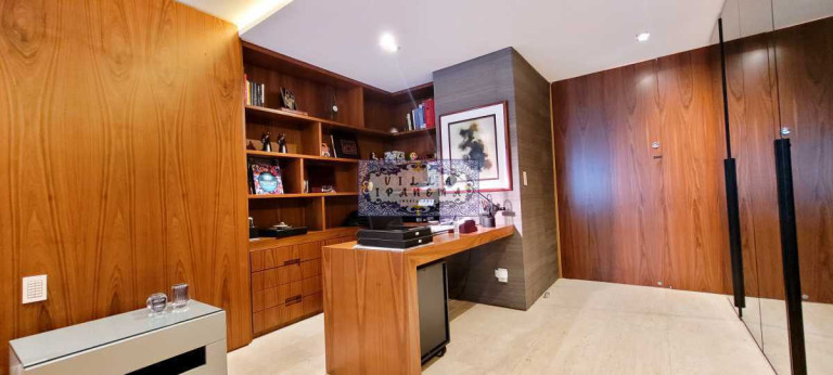 Imagem Apartamento com 2 Quartos à Venda, 260 m² em Lagoa - Rio De Janeiro Imagem Apartamento com 2 Quartos à Venda, 260 m² em Lagoa - Rio De Janeiro