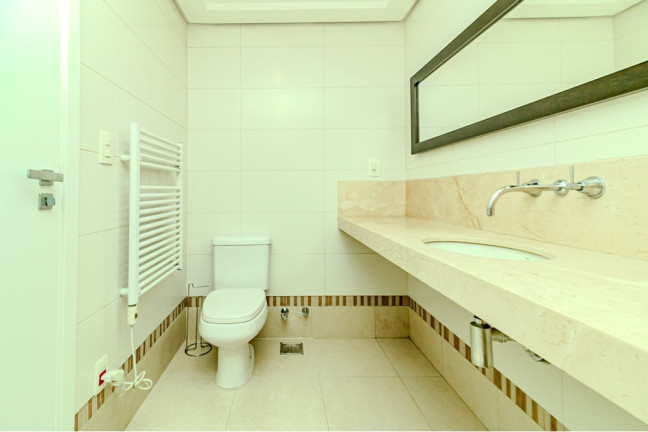 Imagem Apartamento com 3 Quartos à Venda, 177 m² em Centro Histórico - Porto Alegre Imagem Apartamento com 3 Quartos à Venda, 177 m² em Centro Histórico - Porto Alegre