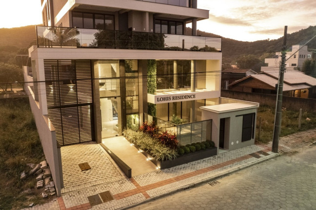 Imagem Imóvel com 2 Quartos à Venda, em Bombinhas - Bombinhas Imagem Imóvel com 2 Quartos à Venda, em Bombinhas - Bombinhas