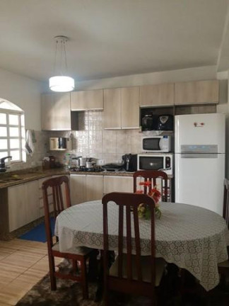 Imagem Sobrado com 3 Quartos à Venda, 220 m² em Costeira - Araucária Imagem Sobrado com 3 Quartos à Venda, 220 m² em Costeira - Araucária