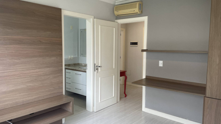 Imagem Casa com 3 Quartos à Venda, 220 m² em Jurerê Internacional - Florianópolis