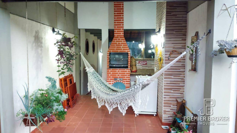 Imagem Casa com 4 Quartos à Venda, 163 m² em Alto - Teresópolis Imagem Casa com 4 Quartos à Venda, 163 m² em Alto - Teresópolis