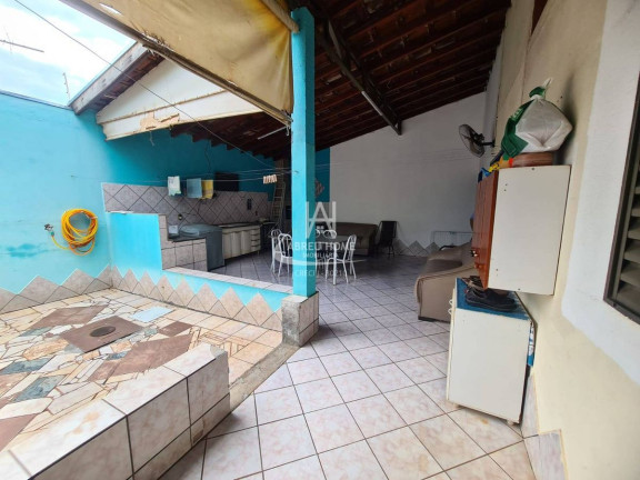 Imagem Casa com 3 Quartos à Venda, 180 m² Imagem Casa com 3 Quartos à Venda, 180 m²