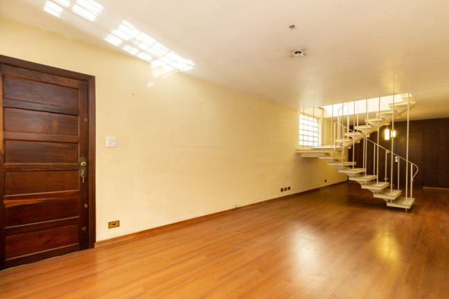 Imagem Casa com 3 Quartos à Venda, em Sumaré - São Paulo Imagem Casa com 3 Quartos à Venda, em Sumaré - São Paulo