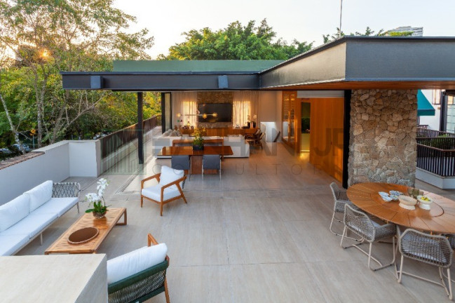 Casa com 4 Quartos à Venda, 360 m² em Jardim Paulistano - São Paulo