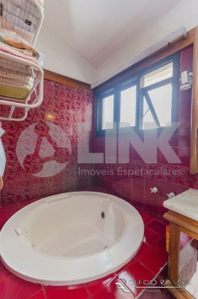 Imagem Casa com 5 Quartos à Venda, 530 m² em Jardim Lindóia - Porto Alegre Imagem Casa com 5 Quartos à Venda, 530 m² em Jardim Lindóia - Porto Alegre