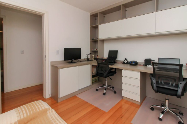 Imagem Apartamento com 3 Quartos à Venda, 71 m² em Vila Nova - Porto Alegre Imagem Apartamento com 3 Quartos à Venda, 71 m² em Vila Nova - Porto Alegre