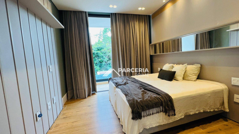 Imagem Casa com 8 Quartos à Venda, 800 m² em Riviera Módulo 12 - Bertioga Imagem Casa com 8 Quartos à Venda, 800 m² em Riviera Módulo 12 - Bertioga