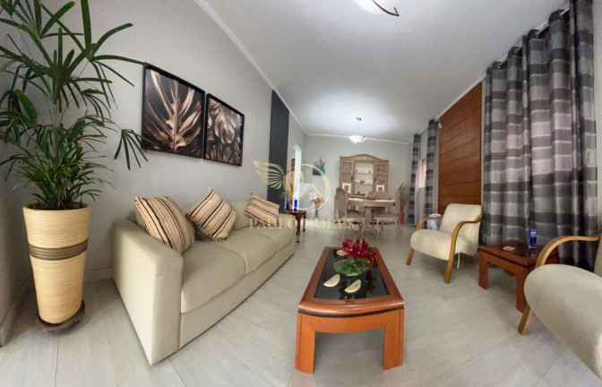 Imagem Casa com 4 Quartos à Venda, 202 m² em Centro - Ubatuba Imagem Casa com 4 Quartos à Venda, 202 m² em Centro - Ubatuba