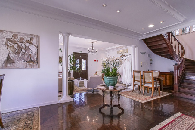 Imagem Casa com 10 Quartos à Venda, 240 m² em Pinheiros - São Paulo Imagem Casa com 10 Quartos à Venda, 240 m² em Pinheiros - São Paulo