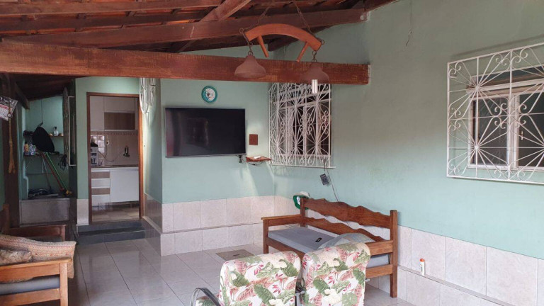 Imagem Casa com 3 Quartos à Venda, 360 m² em Flamengo - Contagem
