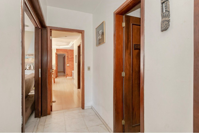 Imagem Casa com 4 Quartos à Venda, 381 m² em Camaquã - Porto Alegre Imagem Casa com 4 Quartos à Venda, 381 m² em Camaquã - Porto Alegre