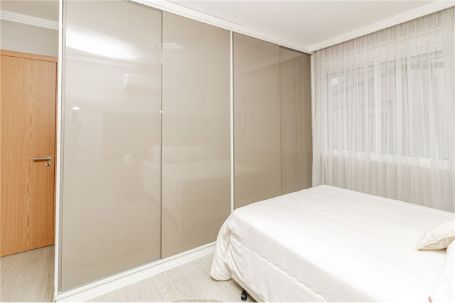 Imagem Imóvel com 2 Quartos à Venda, em Passo Da Areia - Porto Alegre Imagem Imóvel com 2 Quartos à Venda, em Passo Da Areia - Porto Alegre