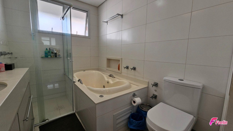 Imagem Apartamento com 3 Quartos à Venda, 132 m² em Balneário - Florianópolis Imagem Apartamento com 3 Quartos à Venda, 132 m² em Balneário - Florianópolis