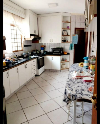 Imagem Casa com 3 Quartos à Venda, 230 m² em Zona 08 - Maringá Imagem Casa com 3 Quartos à Venda, 230 m² em Zona 08 - Maringá