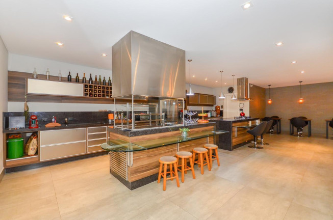 Imagem Casa com 5 Quartos à Venda, 396 m²em Tingui - Curitiba