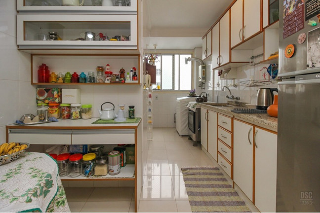 Imagem Imóvel com 3 Quartos à Venda, 79 m² em Cristal - Porto Alegre Imagem Imóvel com 3 Quartos à Venda, 79 m² em Cristal - Porto Alegre
