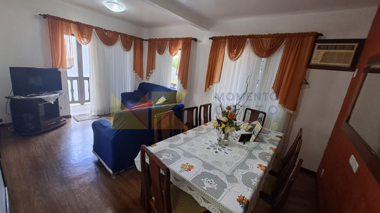 Imagem Casa com 3 Quartos à Venda, 200 m² em Velha Central - Blumenau Imagem Casa com 3 Quartos à Venda, 200 m² em Velha Central - Blumenau