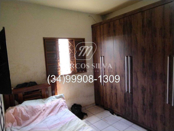 Imagem Casa com 3 Quartos à Venda, 250 m² em Santa Mônica - Uberlândia Imagem Casa com 3 Quartos à Venda, 250 m² em Santa Mônica - Uberlândia