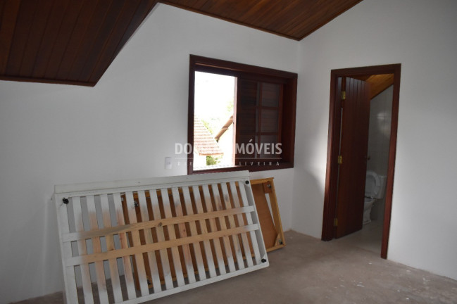 Imagem Casa com 4 Quartos à Venda, 190 m² em Região Do Alto Do Capivari - Campos Do Jordão Imagem Casa com 4 Quartos à Venda, 190 m² em Região Do Alto Do Capivari - Campos Do Jordão