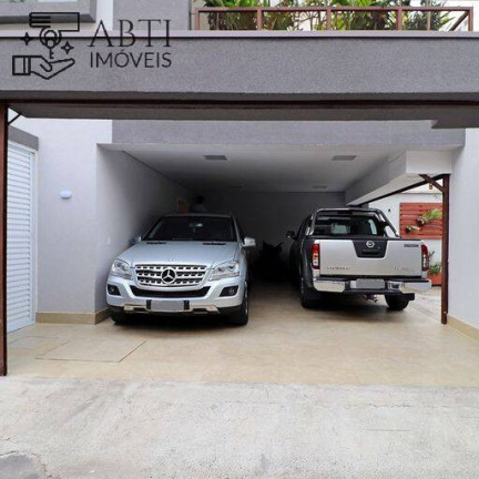 Imagem Casa com 3 Quartos à Venda, em São Paulo Imagem Casa com 3 Quartos à Venda, em São Paulo