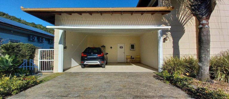Imagem Casa com 4 Quartos à Venda, 340 m² em Córrego Grande - Florianópolis