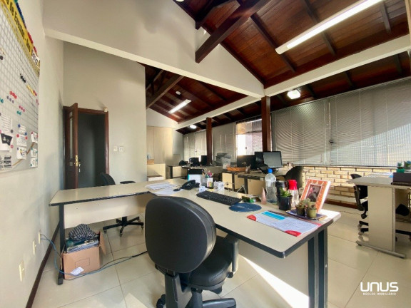 Imagem Casa com 5 Quartos à Venda, 320 m² em Barreiros - São José