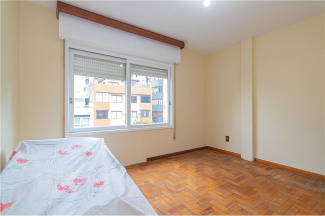Imagem Imóvel com 3 Quartos à Venda, em Auxiliadora - Porto Alegre Imagem Imóvel com 3 Quartos à Venda, em Auxiliadora - Porto Alegre