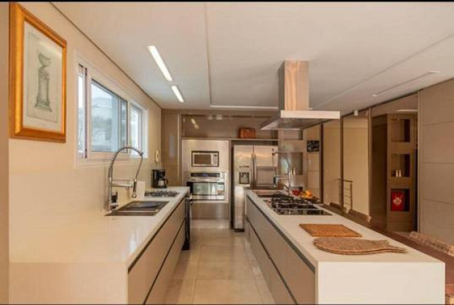 Imagem Casa com 6 Quartos à Venda, 1.111 m² em Florianópolis
