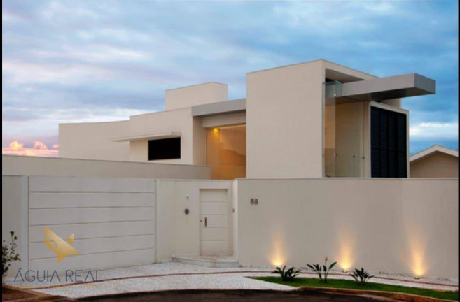 Sobrado com 3 Quartos à Venda ou Locação, 374 m² em Itanhangá Park - Campo Grande