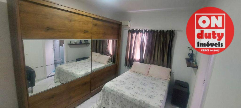 Imagem Casa com 4 Quartos à Venda, 316 m² em Marapé - Santos