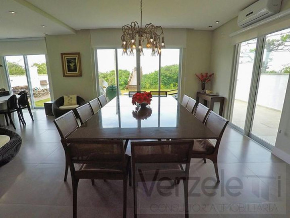 Imagem Casa com 6 Quartos à Venda, 500 m² em Mariscal - Bombinhas Imagem Casa com 6 Quartos à Venda, 500 m² em Mariscal - Bombinhas