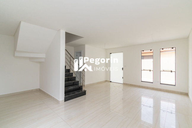 Imagem Sobrado com 3 Quartos à Venda, 110 m² em Uberaba - Curitiba