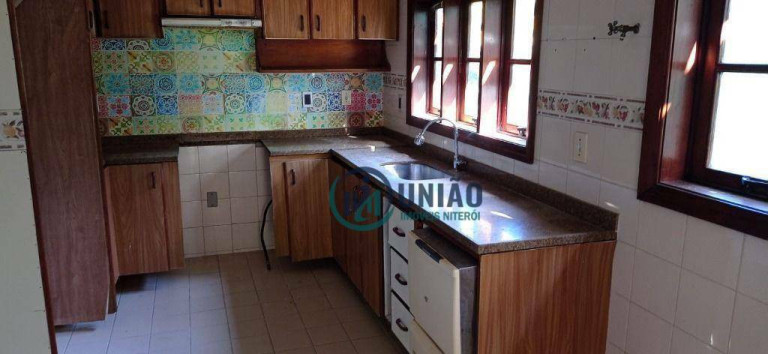 Imagem Casa com 4 Quartos à Venda, 320 m² em Maria Paula - São Gonçalo