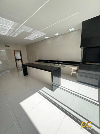 Imagem Casa de Condomínio com 3 Quartos à Venda, 220 m² em Petrópolis - Várzea Grande