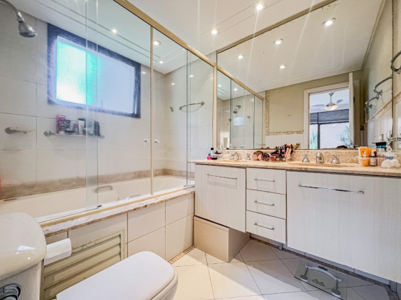 Imagem Apartamento com 3 Quartos à Venda, 243 m² em Rio Branco - Porto Alegre Imagem Apartamento com 3 Quartos à Venda, 243 m² em Rio Branco - Porto Alegre