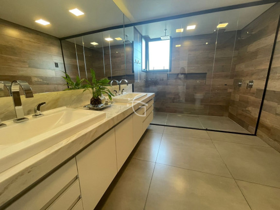 Imagem Casa com 3 Quartos à Venda, 671 m² em América - Joinville