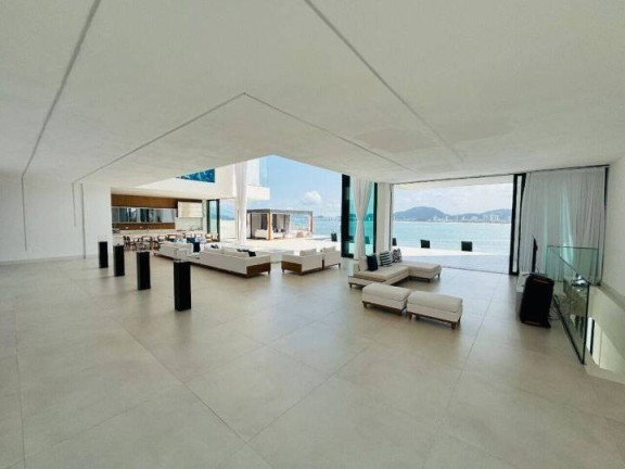 Imagem Casa com 8 Quartos à Venda, em Península - Guarujá Imagem Casa com 8 Quartos à Venda, em Península - Guarujá
