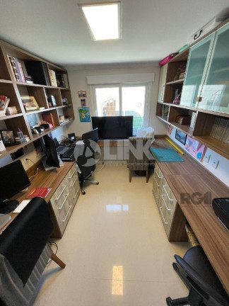 Imagem Imóvel com 3 Quartos à Venda, 450 m² em Nonoai - Porto Alegre