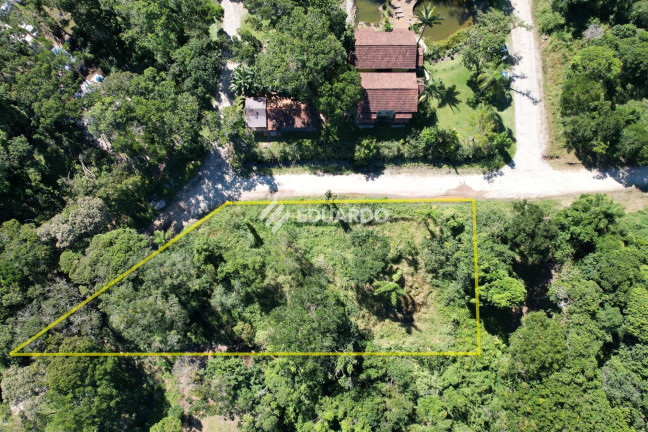 Terreno à Venda, 1.616 m² em Mariscal - Bombinhas