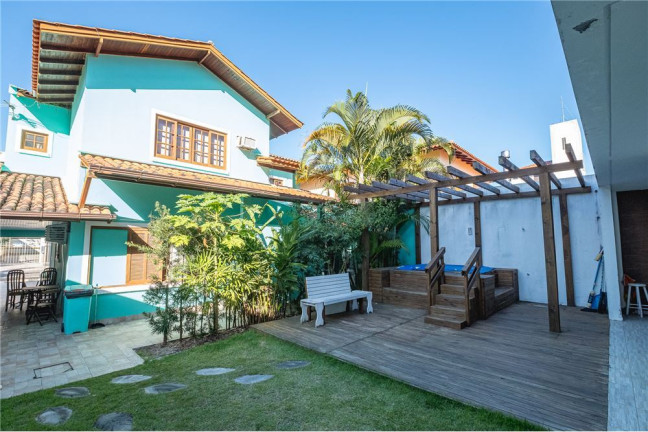 Imagem Casa à Venda, em Canasvieiras - Florianópolis Imagem Casa à Venda, em Canasvieiras - Florianópolis