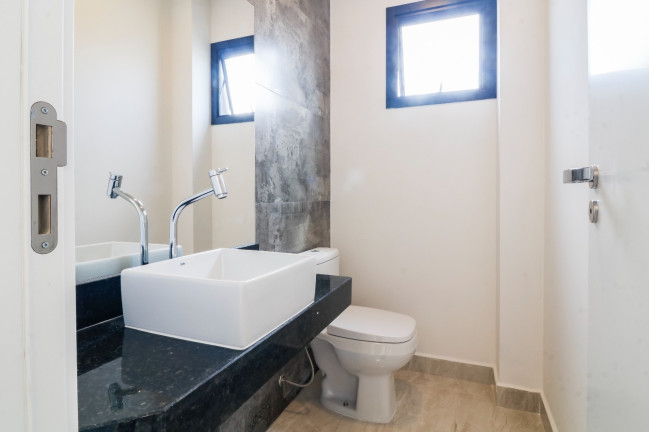 Imagem Casa com 3 Quartos à Venda, 200 m² em Villas Do Jaguari - Santana De Parnaíba Imagem Casa com 3 Quartos à Venda, 200 m² em Villas Do Jaguari - Santana De Parnaíba