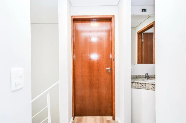 Imagem Sobrado com 3 Quartos à Venda, 92 m² em Santa Cândida - Curitiba Imagem Sobrado com 3 Quartos à Venda, 92 m² em Santa Cândida - Curitiba