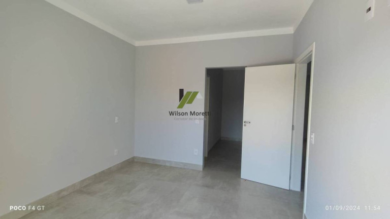 Imagem Casa de Condomínio com 3 Quartos à Venda, 240 m²