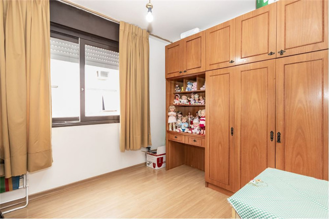 Imagem Imóvel com 3 Quartos à Venda, em Vila Ipiranga - Porto Alegre Imagem Imóvel com 3 Quartos à Venda, em Vila Ipiranga - Porto Alegre