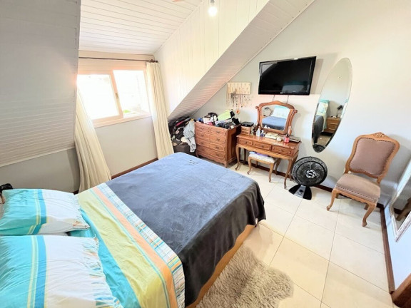 Imagem Casa com 4 Quartos à Venda, 132 m² em Ipanema - Porto Alegre Imagem Casa com 4 Quartos à Venda, 132 m² em Ipanema - Porto Alegre