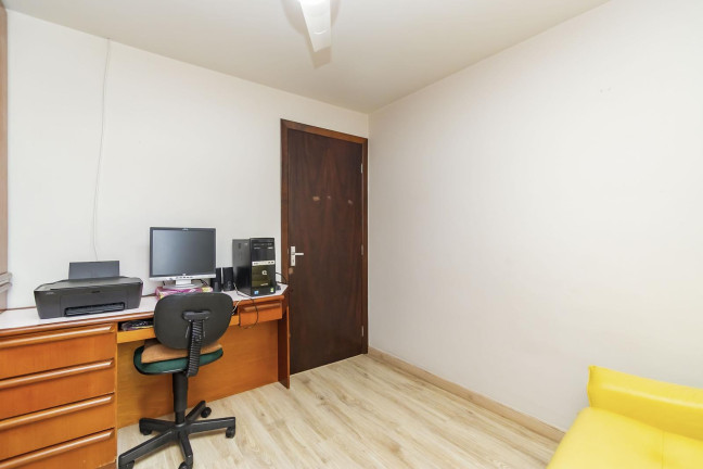 Imagem Sobrado com 3 Quartos à Venda, 140 m² em Capão Raso - Curitiba Imagem Sobrado com 3 Quartos à Venda, 140 m² em Capão Raso - Curitiba