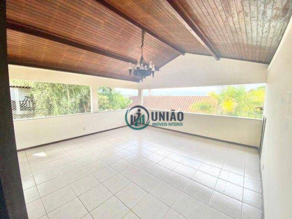 Imagem Casa com 3 Quartos à Venda, 385 m² em Pendotiba - Niterói