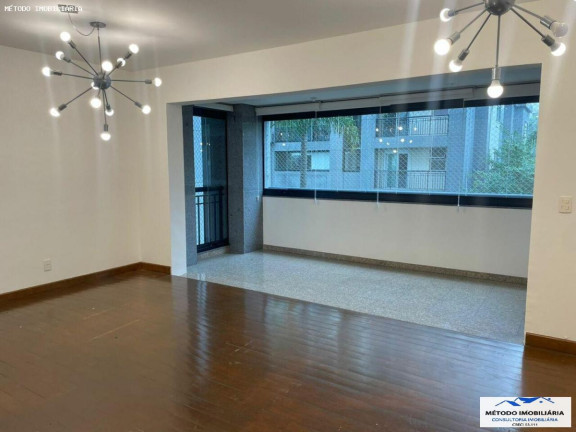 Imagem Imóvel com 4 Quartos à Venda, 137 m² em Moema - São Paulo Imagem Imóvel com 4 Quartos à Venda, 137 m² em Moema - São Paulo